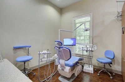 inside the dental exam room of Dental Images of Gwinnett
