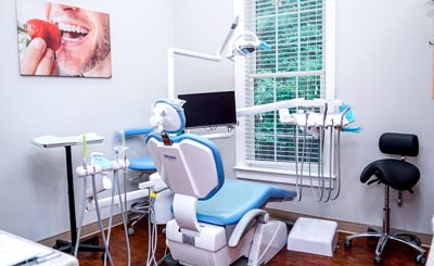dental exam room inside of Dental Images of Gwinnett